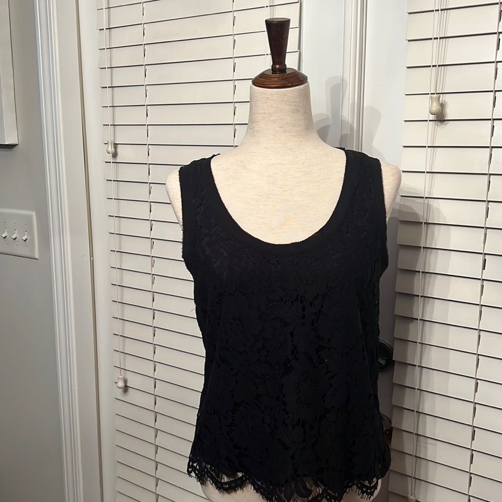 Banana Republic Lace Sleeveless Blouse